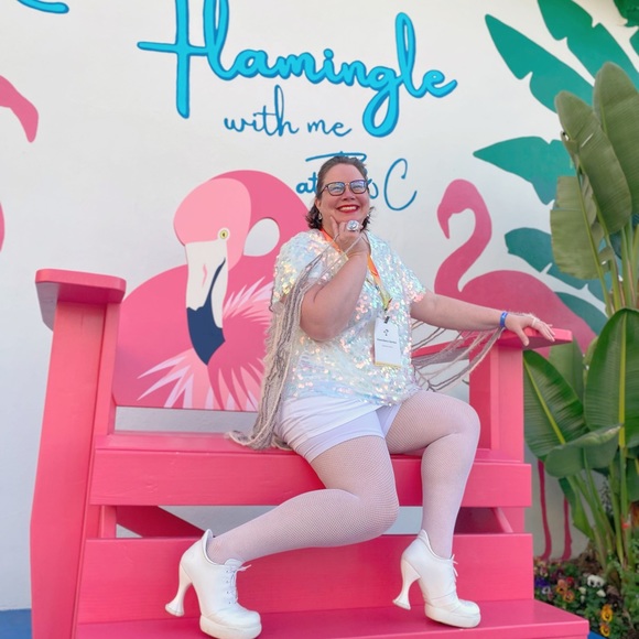 FeathersRuffled is LIVE! Welcome to my Closet! - Picture 7 of 9